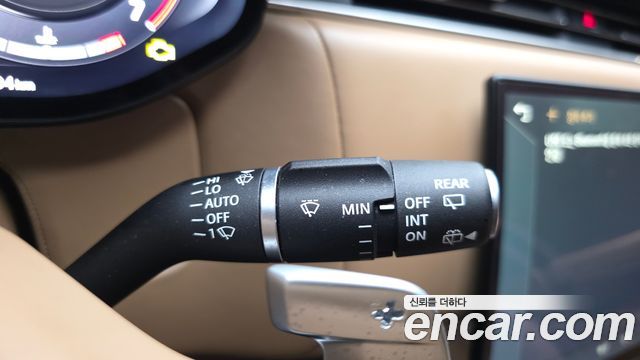 Land Rover Range Rover 2023 — photo 31