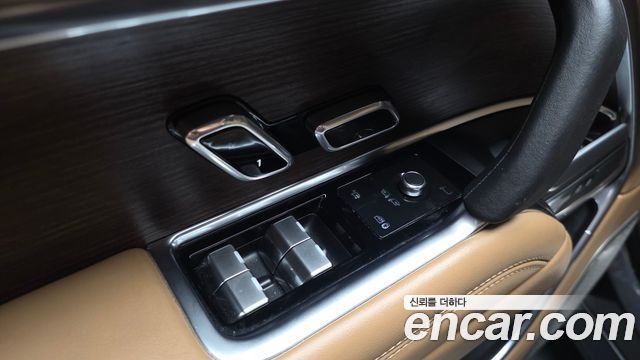 Land Rover Range Rover 2023 — photo 36