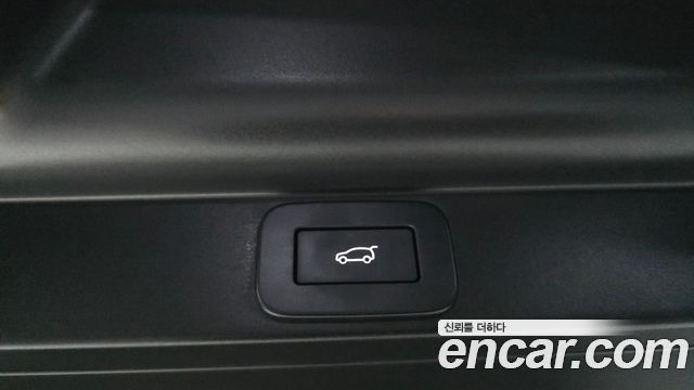 Land Rover Range Rover 2023 — photo 37