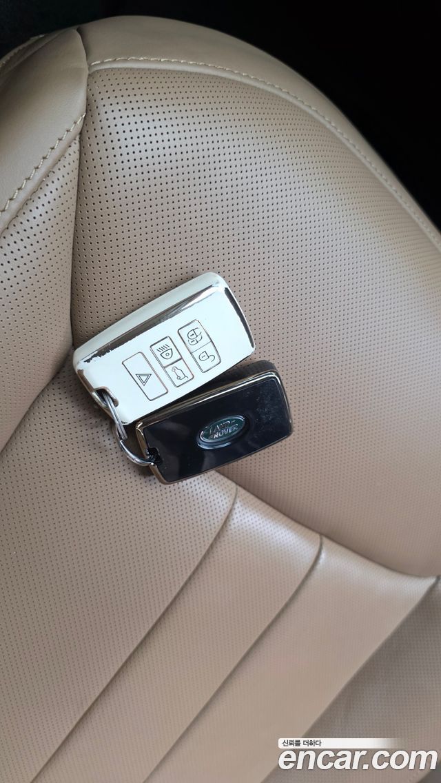 Land Rover Range Rover 2023 — photo 39