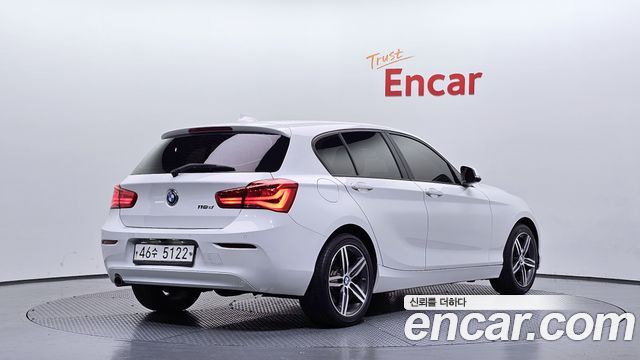 BMW 1-Series 2018 — photo 2