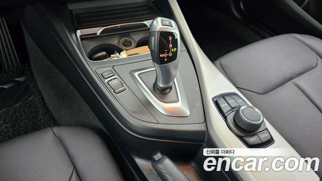 BMW 1-Series 2018 — photo 9