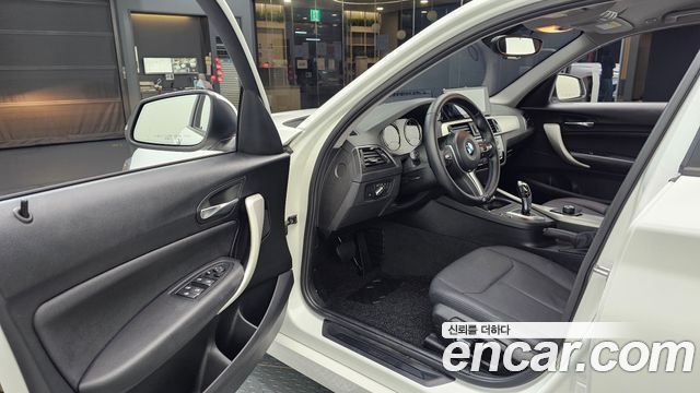BMW 1-Series 2018 — photo 10