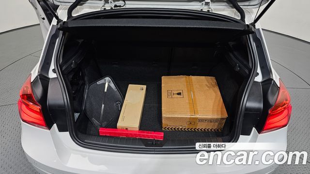 BMW 1-Series 2018 — photo 20