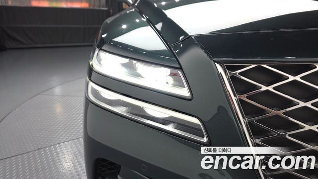 Genesis GV80 2023 — photo 8