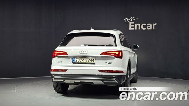 Audi Q5 2023 — photo 4