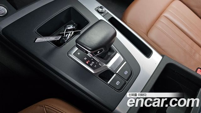 Audi Q5 2023 — photo 12