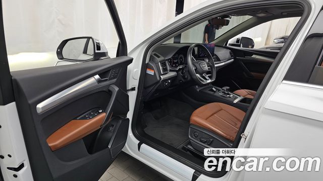 Audi Q5 2023 — photo 13