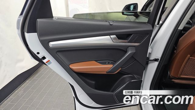 Audi Q5 2023 — photo 15