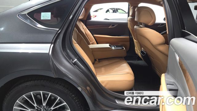 Genesis G80 2022 — photo 17