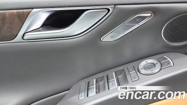 Genesis G80 2022 — photo 30