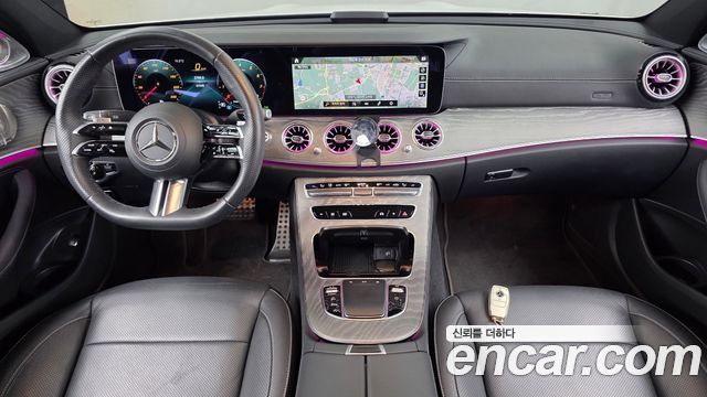 Mercedes-Benz E-Class 2023 — photo 10