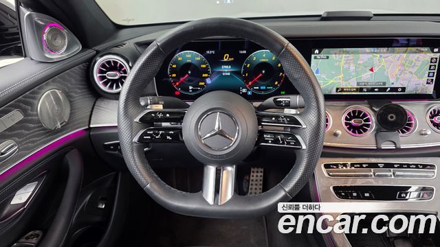Mercedes-Benz E-Class 2023 — photo 19