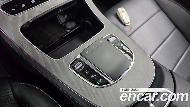 Mercedes-Benz E-Class 2023 — photo 22