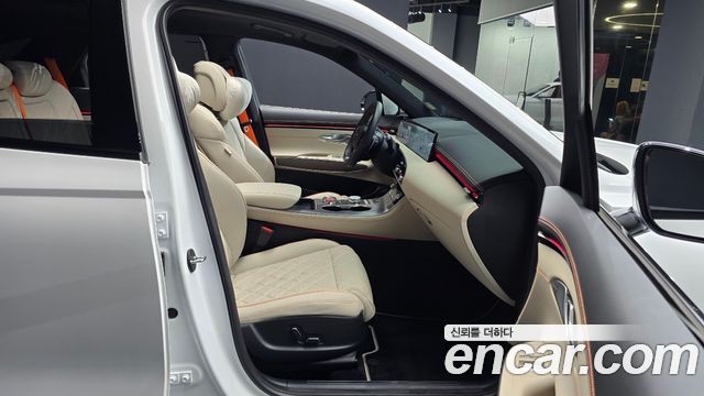 Genesis GV70 2025 — photo 17