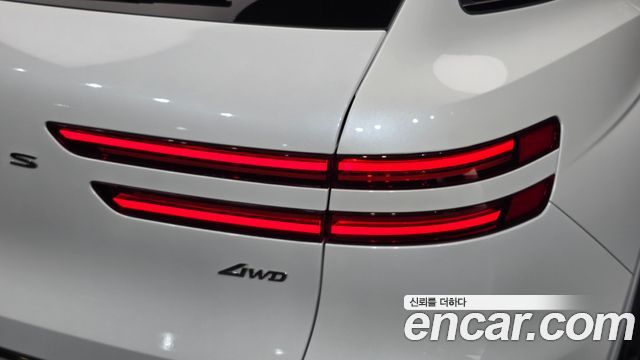 Genesis GV70 2025 — photo 9