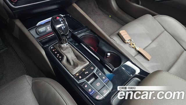 Kia K7 2018 — photo 12