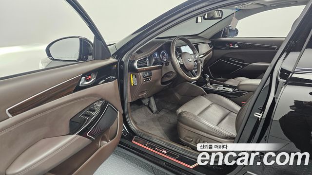 Kia K7 2018 — photo 13