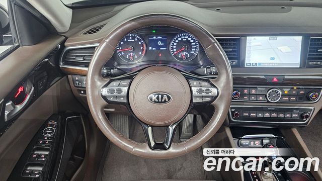 Kia K7 2018 — photo 19