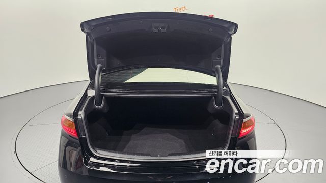 Kia K7 2018 — photo 26