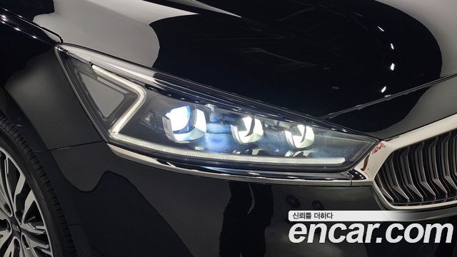 Kia K7 2018 — photo 8