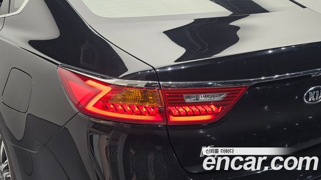 Kia K7 2018 — photo 9