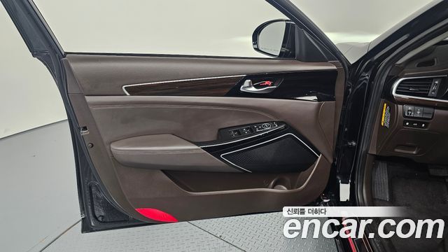 Kia K7 2018 — photo 14