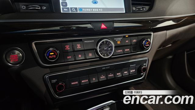 Kia K7 2018 — photo 30