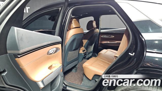 Genesis GV70 2023 — photo 11