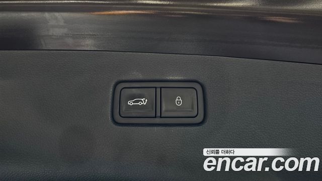 Genesis GV70 2023 — photo 19