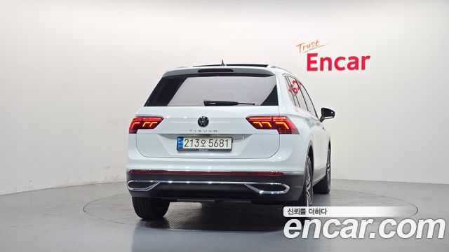 Volkswagen Tiguan 2022 — photo 4