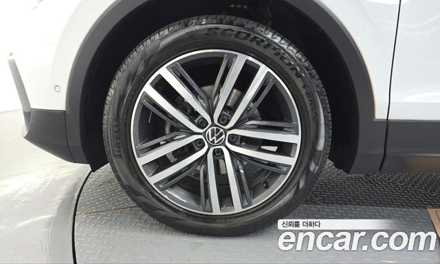 Volkswagen Tiguan 2022 — photo 5