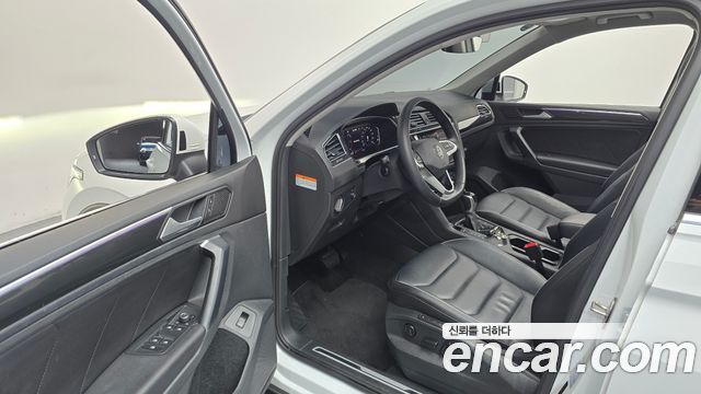 Volkswagen Tiguan 2022 — photo 10