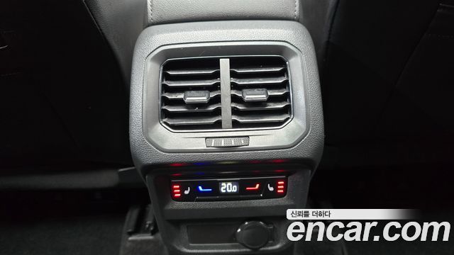 Volkswagen Tiguan 2022 — photo 19