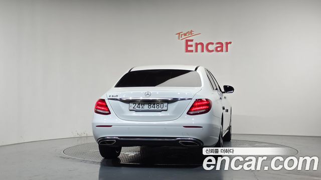 Mercedes-Benz E-Class 2019 — photo 4