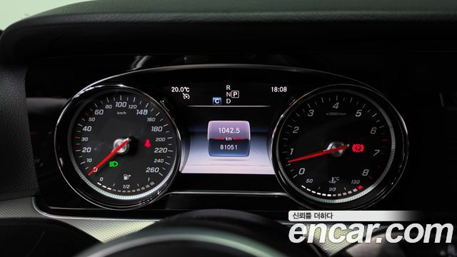 Mercedes-Benz E-Class 2019 — photo 11