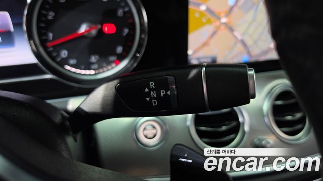 Mercedes-Benz E-Class 2019 — photo 12