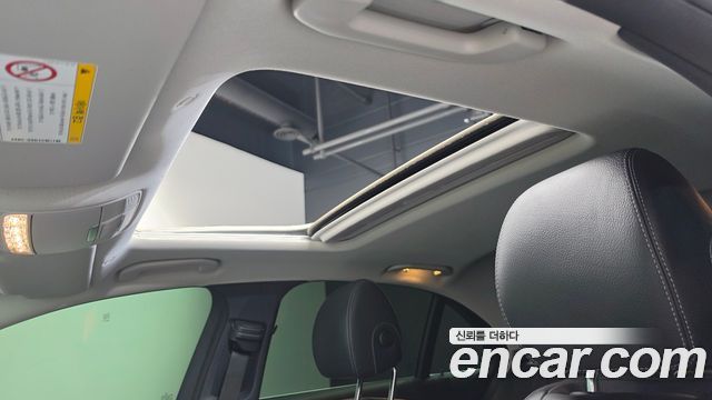 Mercedes-Benz E-Class 2019 — photo 24