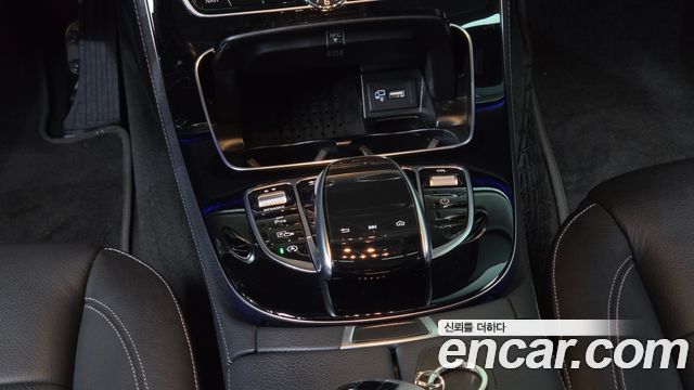 Mercedes-Benz E-Class 2019 — photo 27