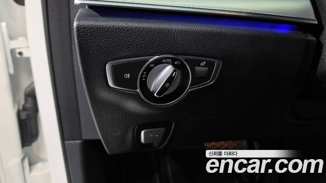 Mercedes-Benz E-Class 2019 — photo 30