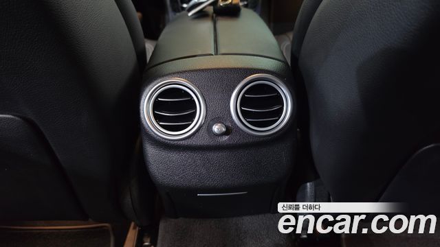 Mercedes-Benz E-Class 2019 — photo 32