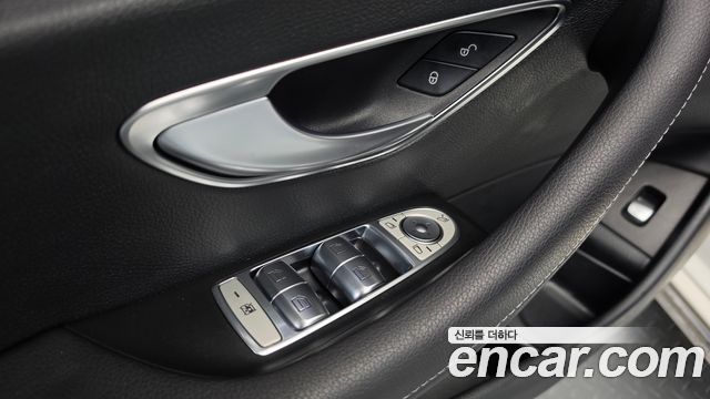 Mercedes-Benz E-Class 2019 — photo 36