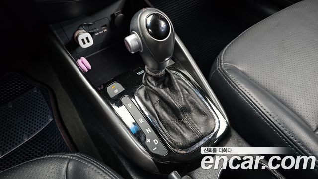 Kia Porte 2012 — photo 9