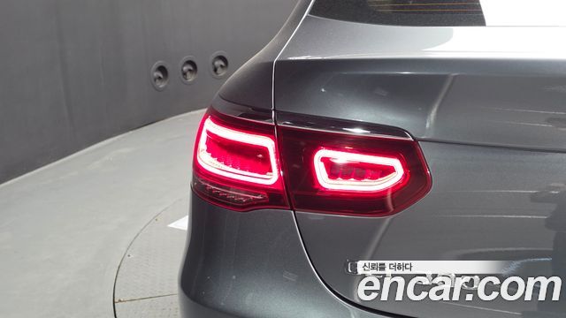 Mercedes-Benz GLC-Class 2022 — photo 9