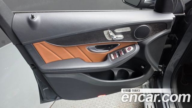 Mercedes-Benz GLC-Class 2022 — photo 14