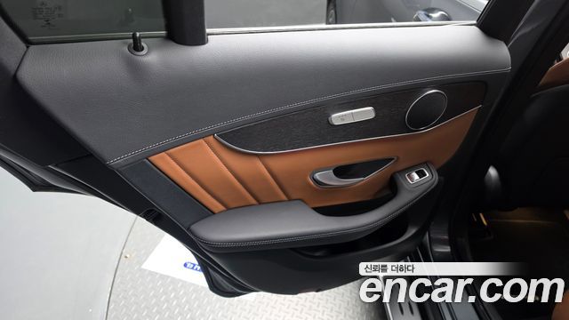 Mercedes-Benz GLC-Class 2022 — photo 15