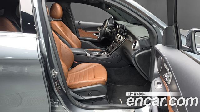 Mercedes-Benz GLC-Class 2022 — photo 16
