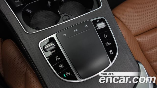 Mercedes-Benz GLC-Class 2022 — photo 33