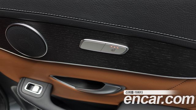 Mercedes-Benz GLC-Class 2022 — photo 34