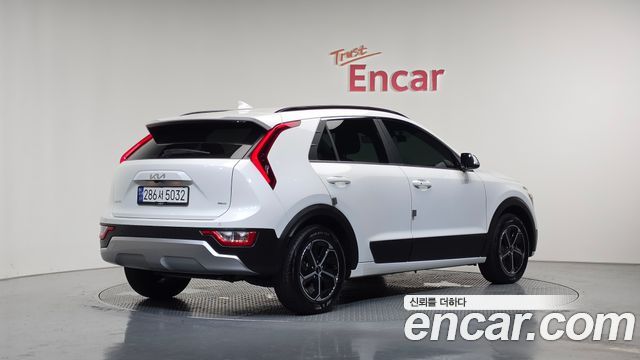 Kia Niro 2024 — photo 2